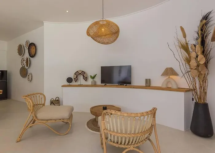 Villa Alamanda Maya Seminyak Center 2 Bedr With Private Pool