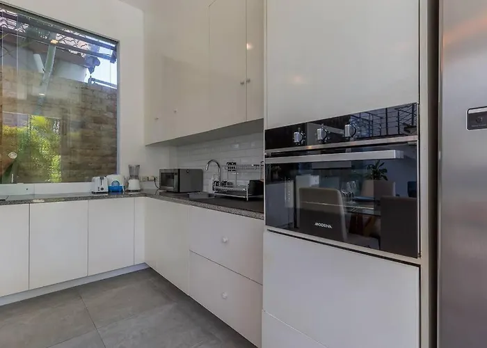 Villa Serenity: Modern Design Luxury 12M Pool And Bbq