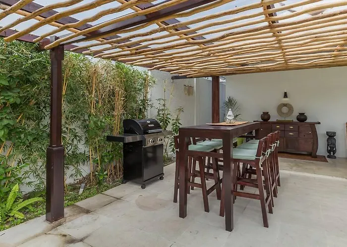 Villa Budha 1: 4Bedrs 12M Pool, 700M2 Garden With Bbq